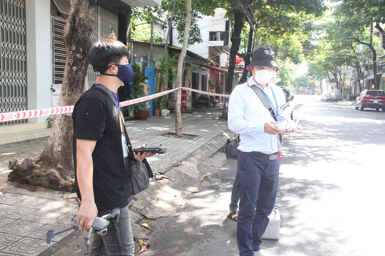 Đà Nẵng dùng flycam giám sát 'ai ở đâu ở yên đó'