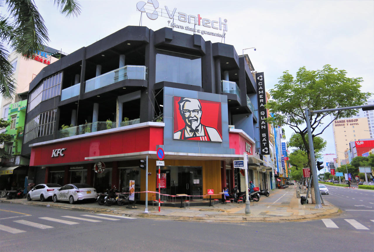 Hàng quán vùng xanh Đà Nẵng gần như 'bất động' dù được mở cửa trở lại