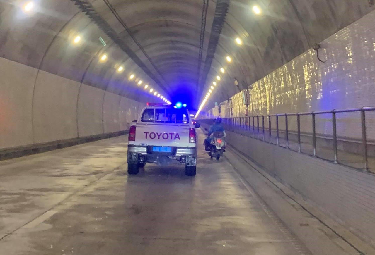 Quyết định chưa từng có giúp cả ngàn người an toàn đi trong đêm mưa Đà Nẵng