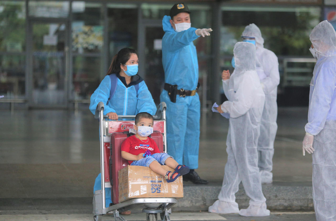 'Chuyến bay 0 đồng' đưa hơn 400 thai phụ, trẻ em từ TP HCM về Đà Nẵng