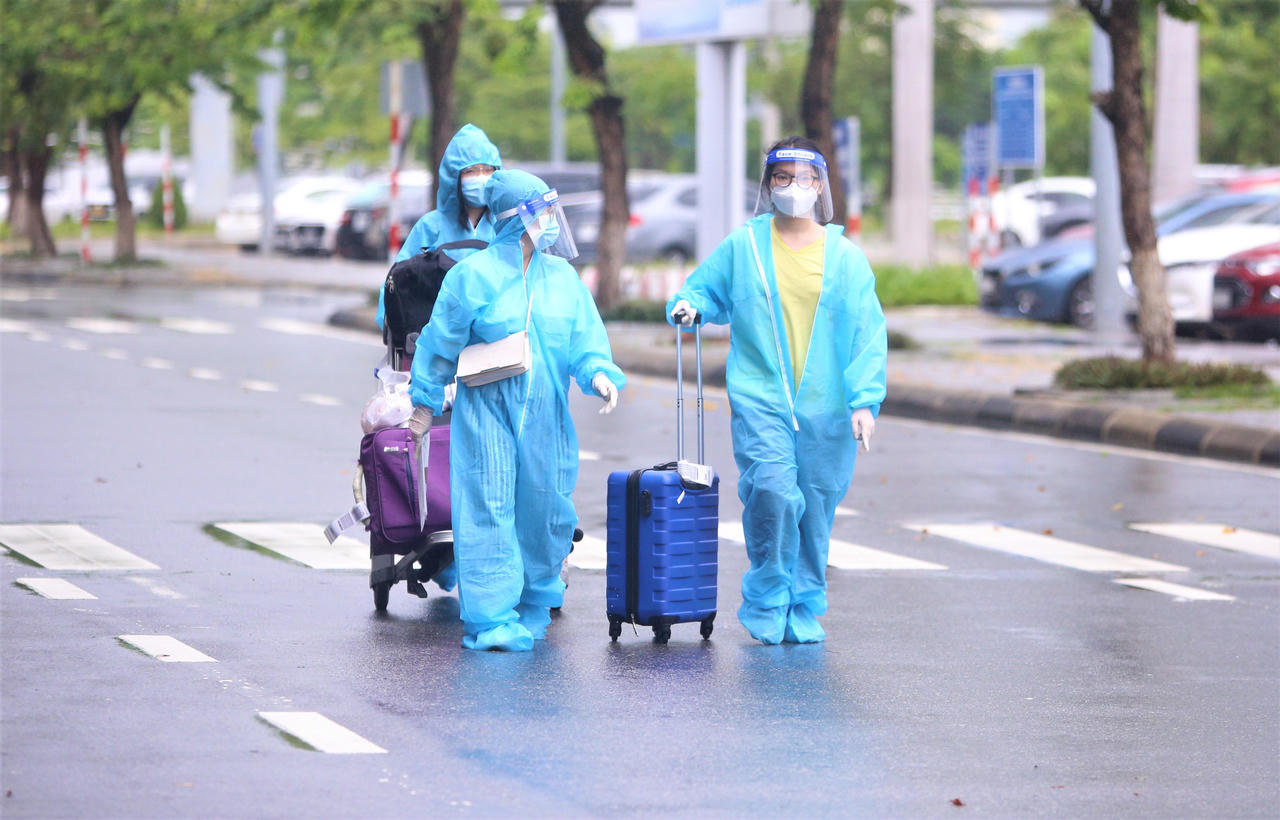 'Chuyến bay 0 đồng' đưa hơn 400 thai phụ, trẻ em từ TP HCM về Đà Nẵng