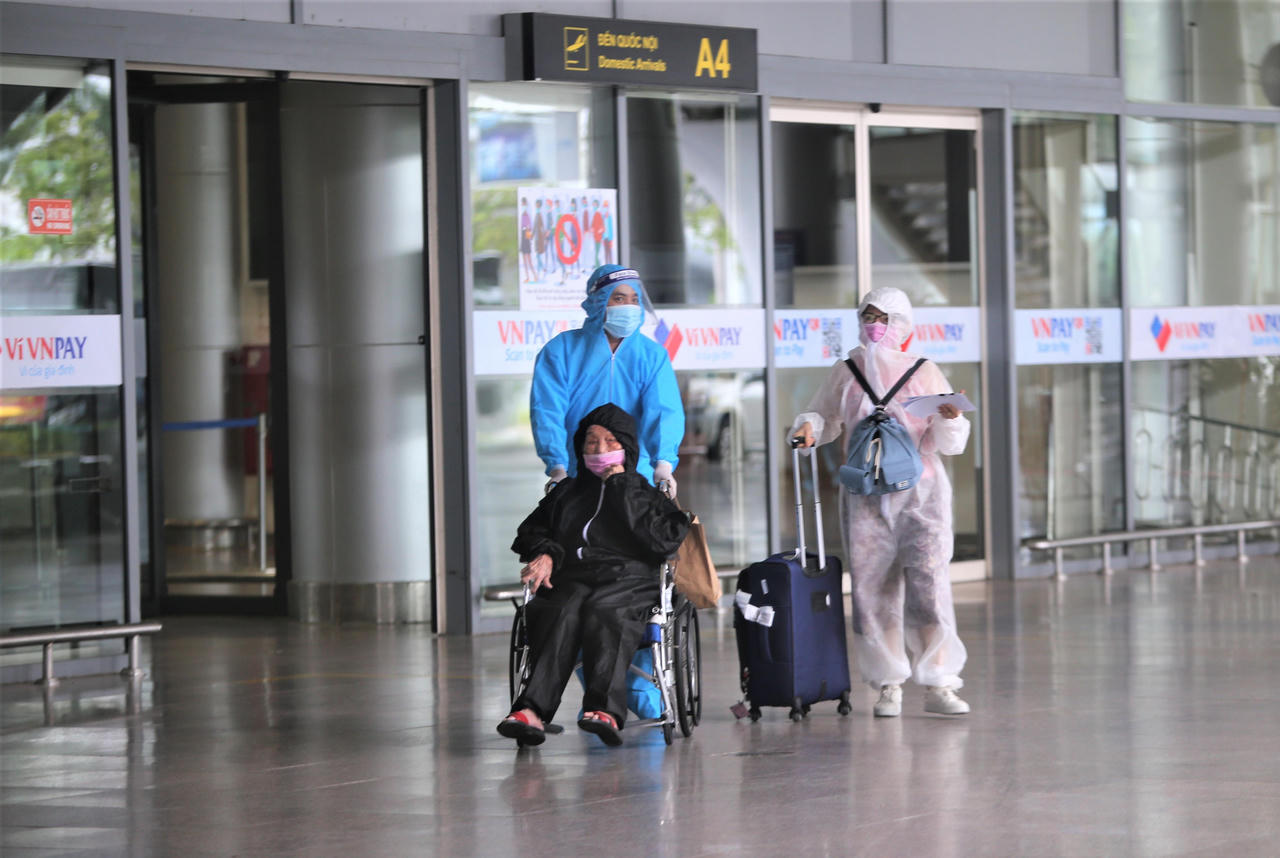 'Chuyến bay 0 đồng' đưa hơn 400 thai phụ, trẻ em từ TP HCM về Đà Nẵng