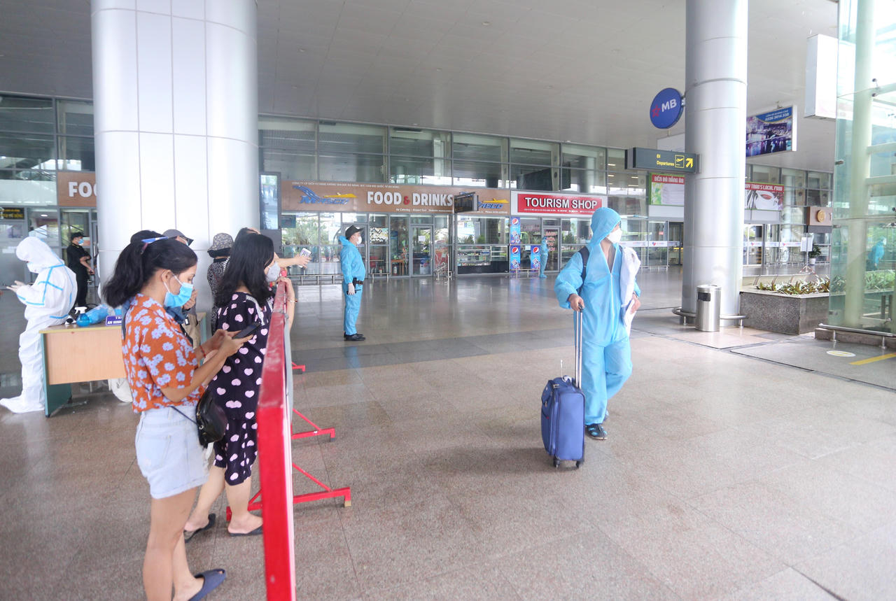 'Chuyến bay 0 đồng' đưa hơn 400 thai phụ, trẻ em từ TP HCM về Đà Nẵng