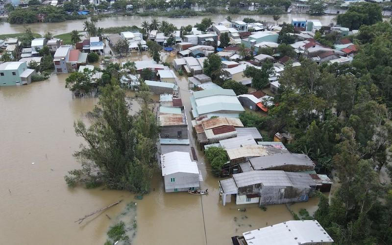 Nhiều thiệt hại do mưa lũ ở miền Trung