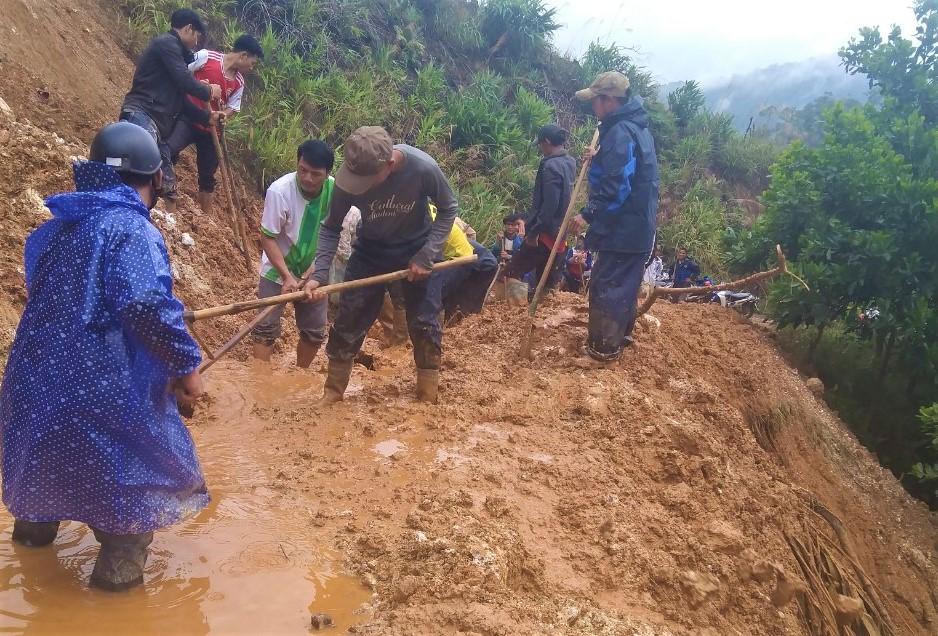 Quảng Nam khẩn trương khắc phục giao thông và tuyến đường sắt Bắc – Nam bị sạt lở