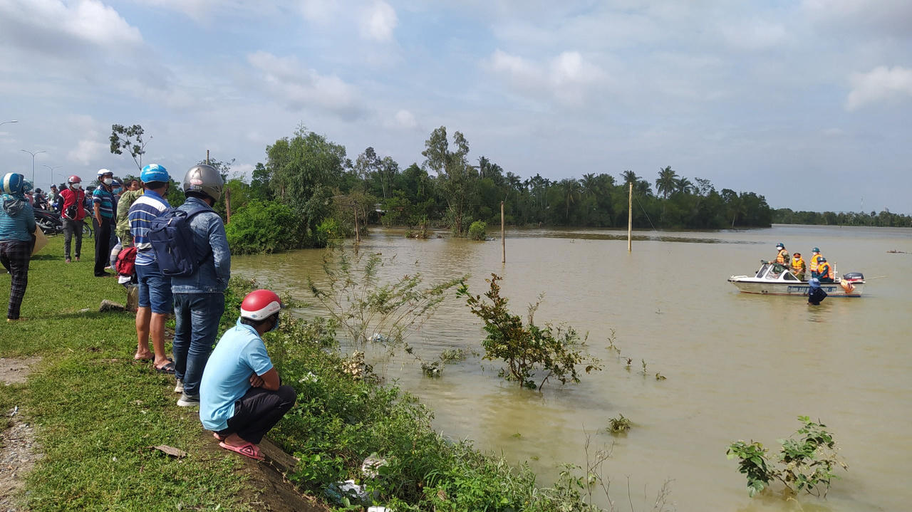 Miền Trung - Tây Nguyên tiếp tục mưa to, hàng loạt hồ thủy điện điều tiết qua tràn