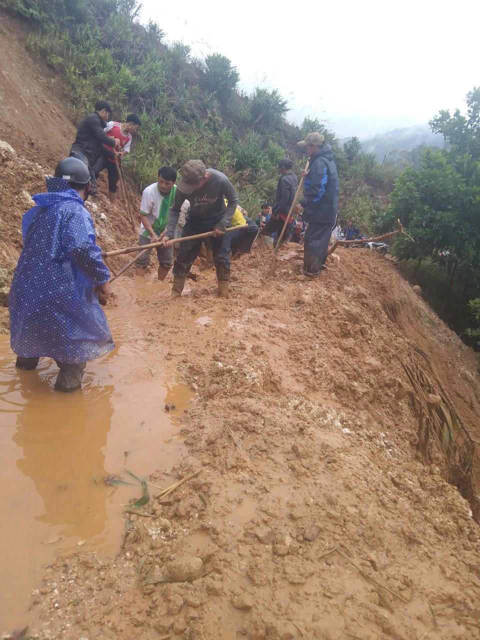 Miền Trung - Tây Nguyên tiếp tục mưa to, hàng loạt hồ thủy điện điều tiết qua tràn