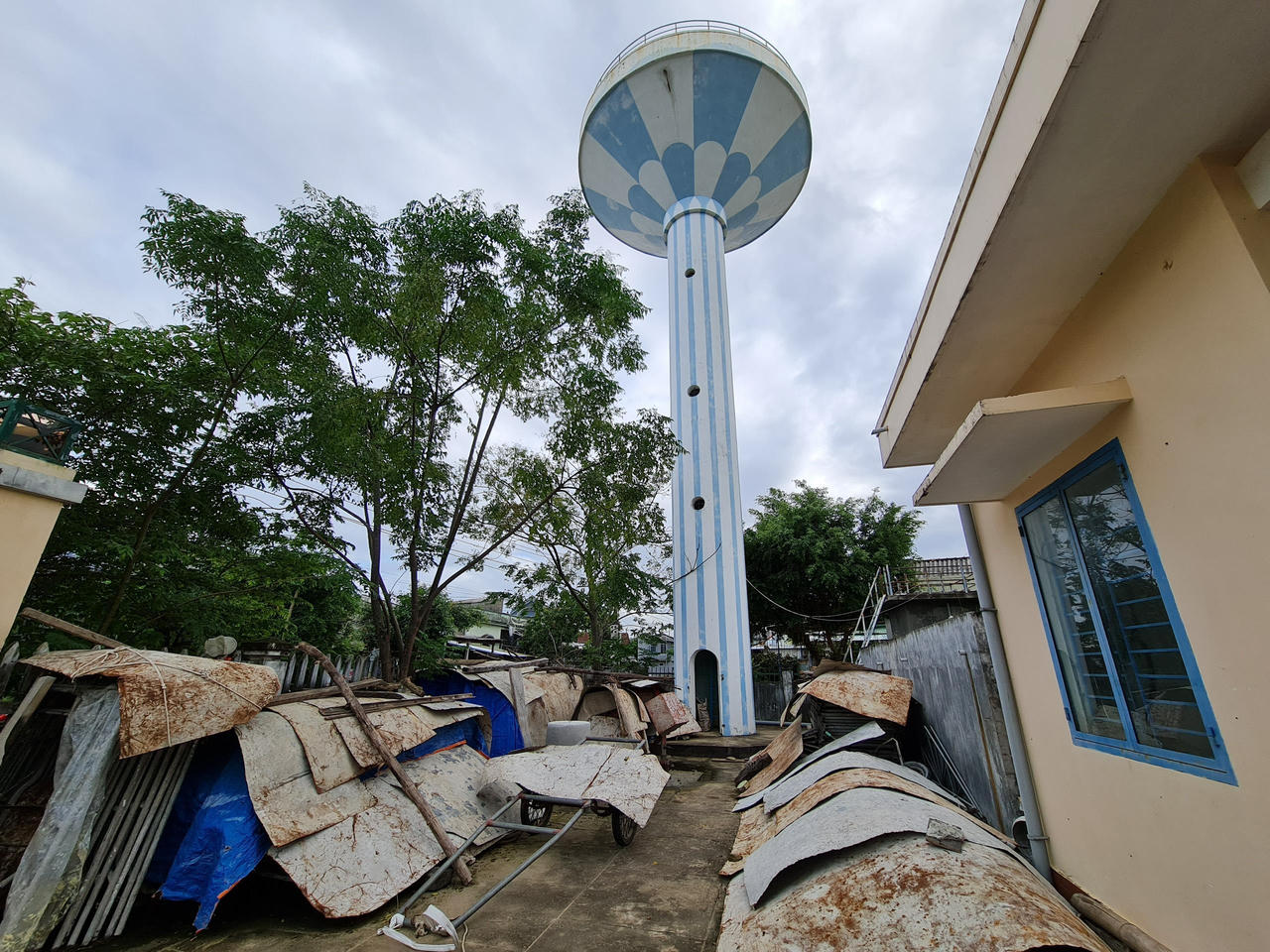 Dân bức xúc vì công trình nước sạch hàng chục tỷ đồng bỏ hoang ở Quảng Ngãi