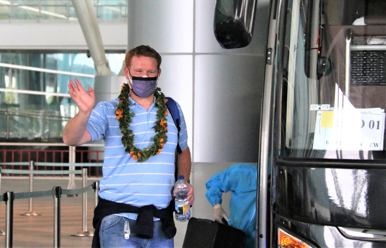 Những vị khách quốc tế đầu tiên đến Việt Nam sau giãn cách