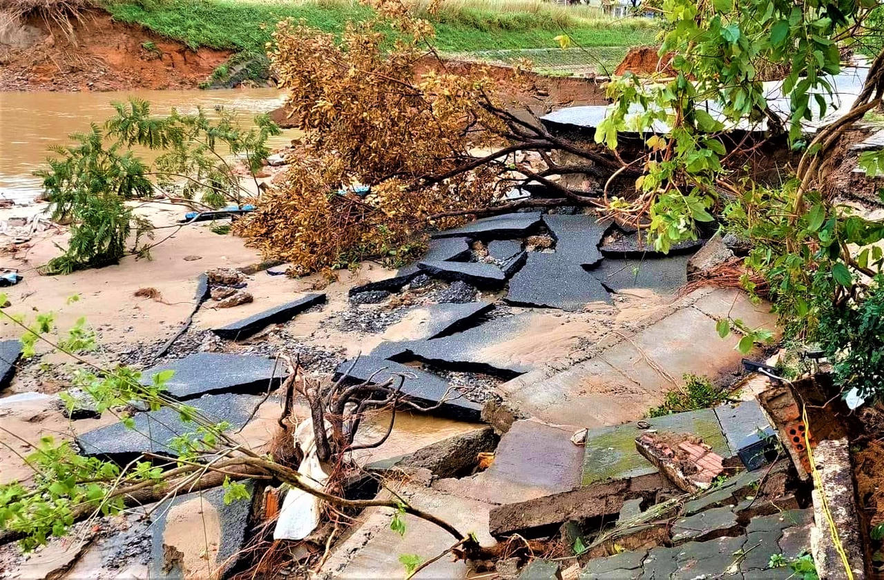 Đà Nẵng: Hầm chui trăm tỷ nước ngập tận nóc, đường phố tan hoang sau trận mưa lũ lịch sử