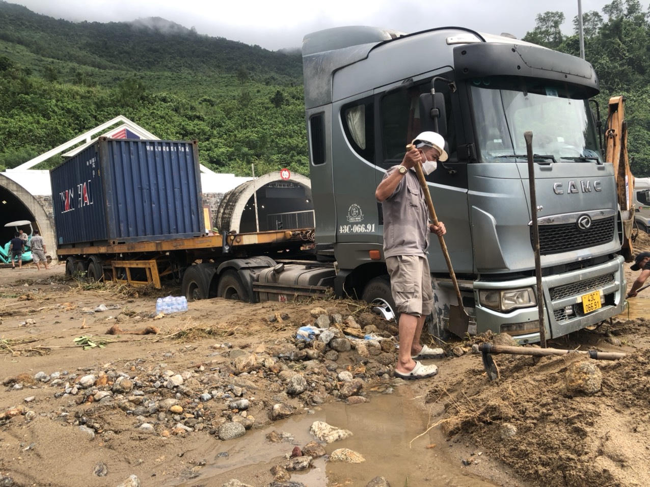 Hiện trường sạt lở kinh hoàng tại hầm Hải Vân