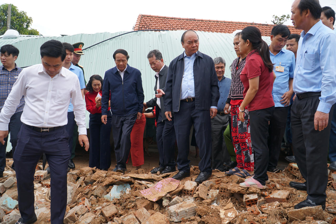 Chủ tịch nước kiểm tra công tác khắc phục thiệt hại bão số 5 và mưa lũ lịch sử tại Đà Nẵng