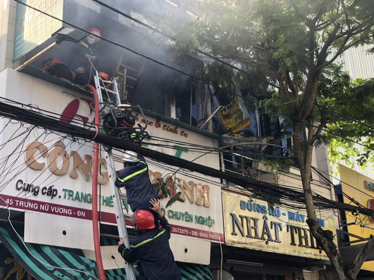 Nghi vấn bảo vệ tử vong trong đám cháy ở Hà Nội