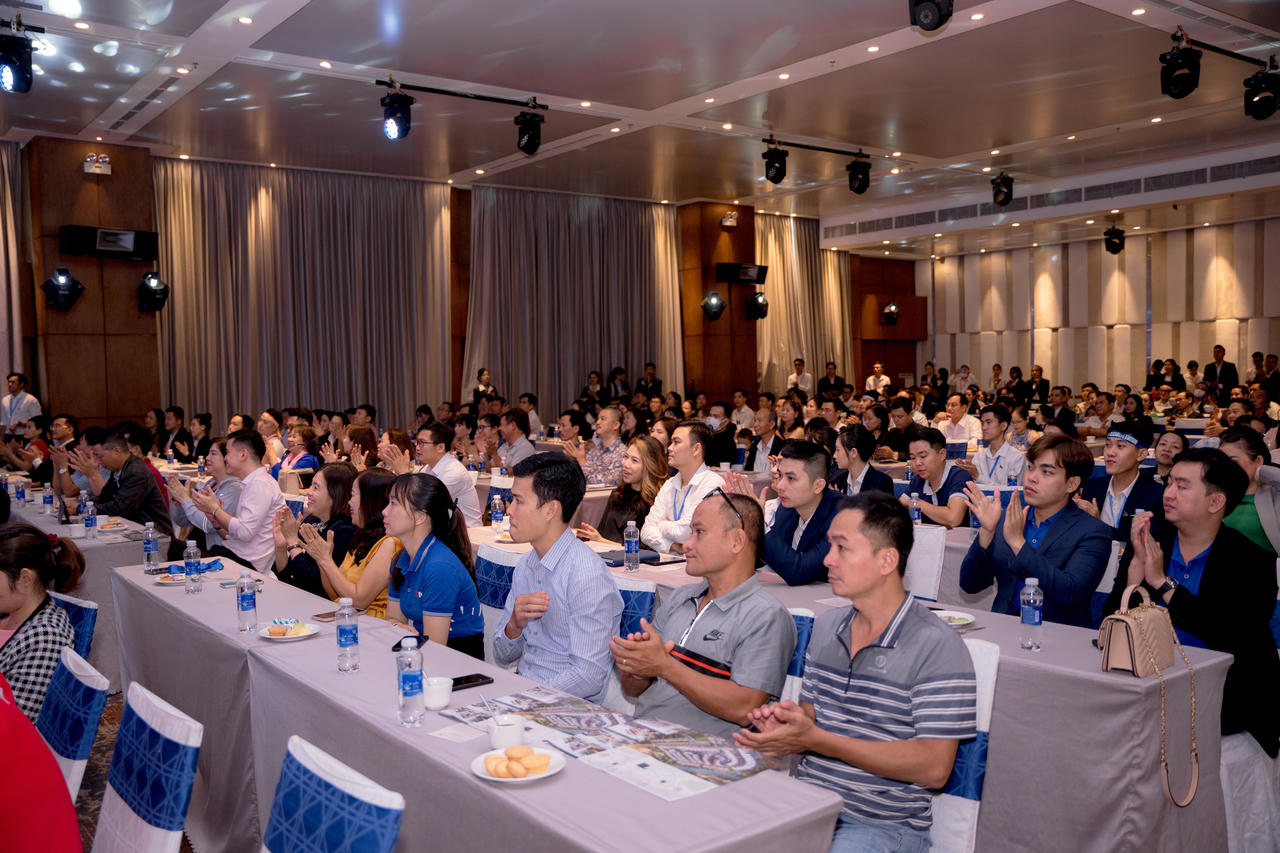 Ra mắt phiên bản giới hạn Reagal Victoria- Elizabeth Edition: Kiến tạo chuẩn sống mới cho giới tinh hoa