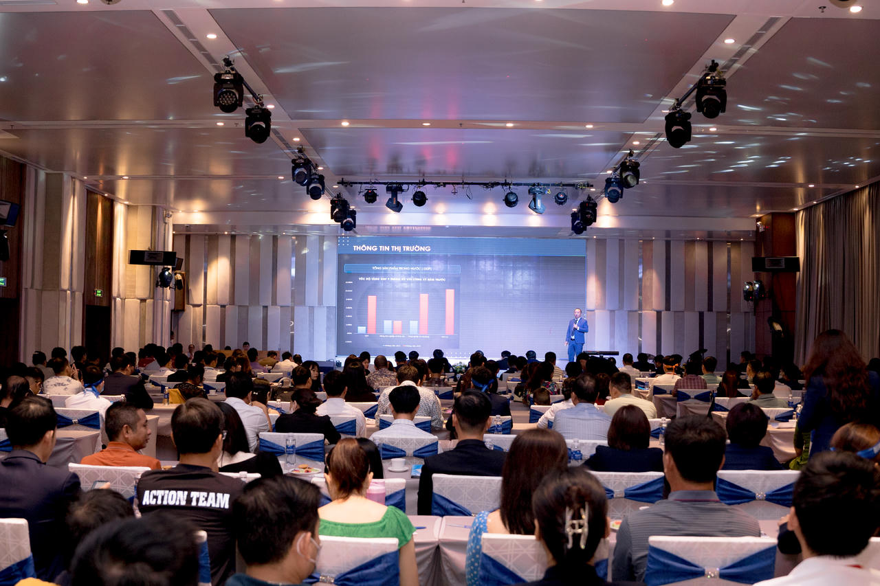 Ra mắt phiên bản giới hạn Reagal Victoria- Elizabeth Edition: Kiến tạo chuẩn sống mới cho giới tinh hoa