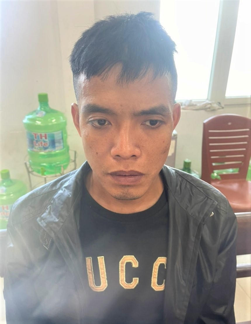 Truy bắt tên cướp uy hiếp, trói nhốt 2 nữ sinh viên trong nhà vệ sinh phòng trọ