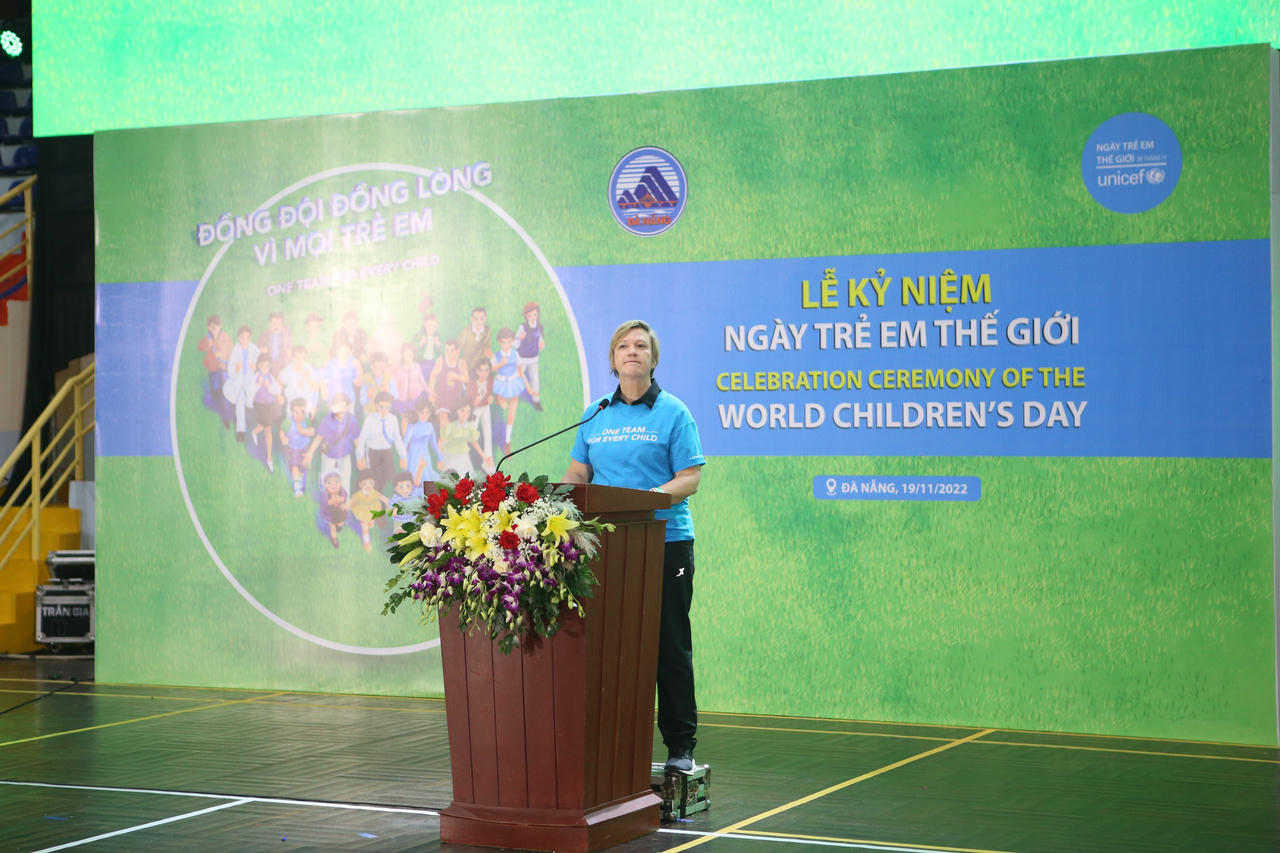 Đà Nẵng thắp sáng cầu Rồng với ánh sáng xanh hướng về trẻ em