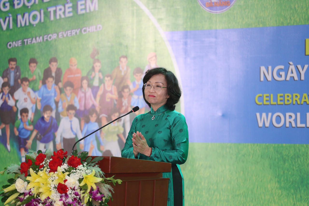 Đà Nẵng thắp sáng cầu Rồng với ánh sáng xanh hướng về trẻ em