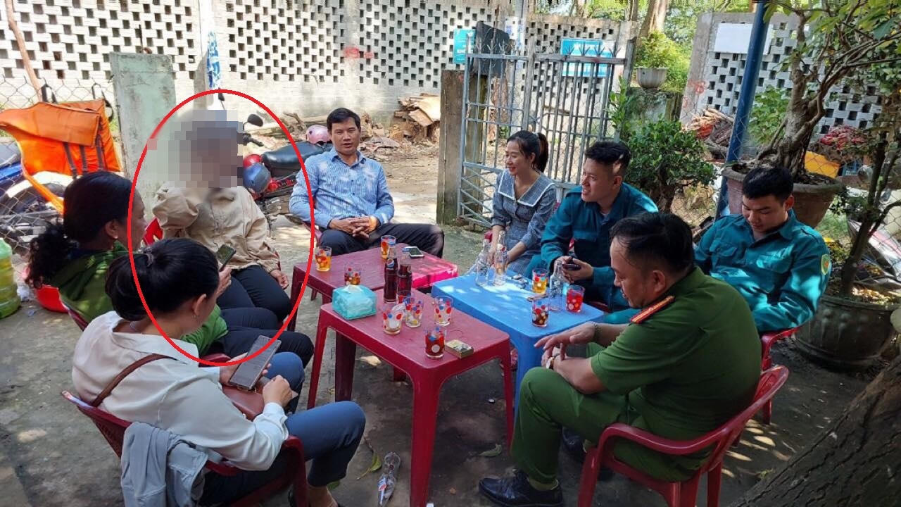 Công an thuyết phục cô gái trẻ từ bỏ ý định tự tử tại ghềnh đá Nam Ô