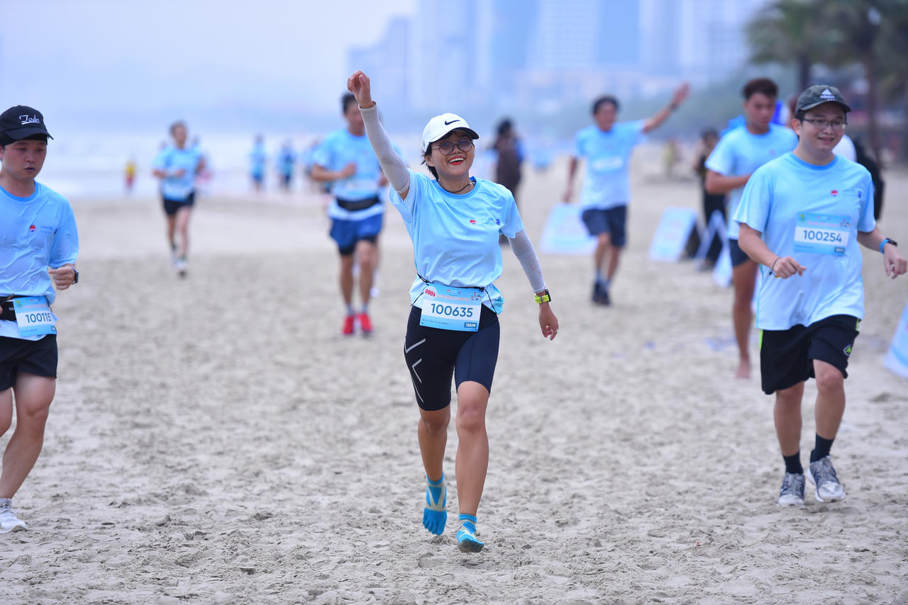 1.000 người chạy tiếp sức phòng, chống thiên tai và biến đổi khí hậu