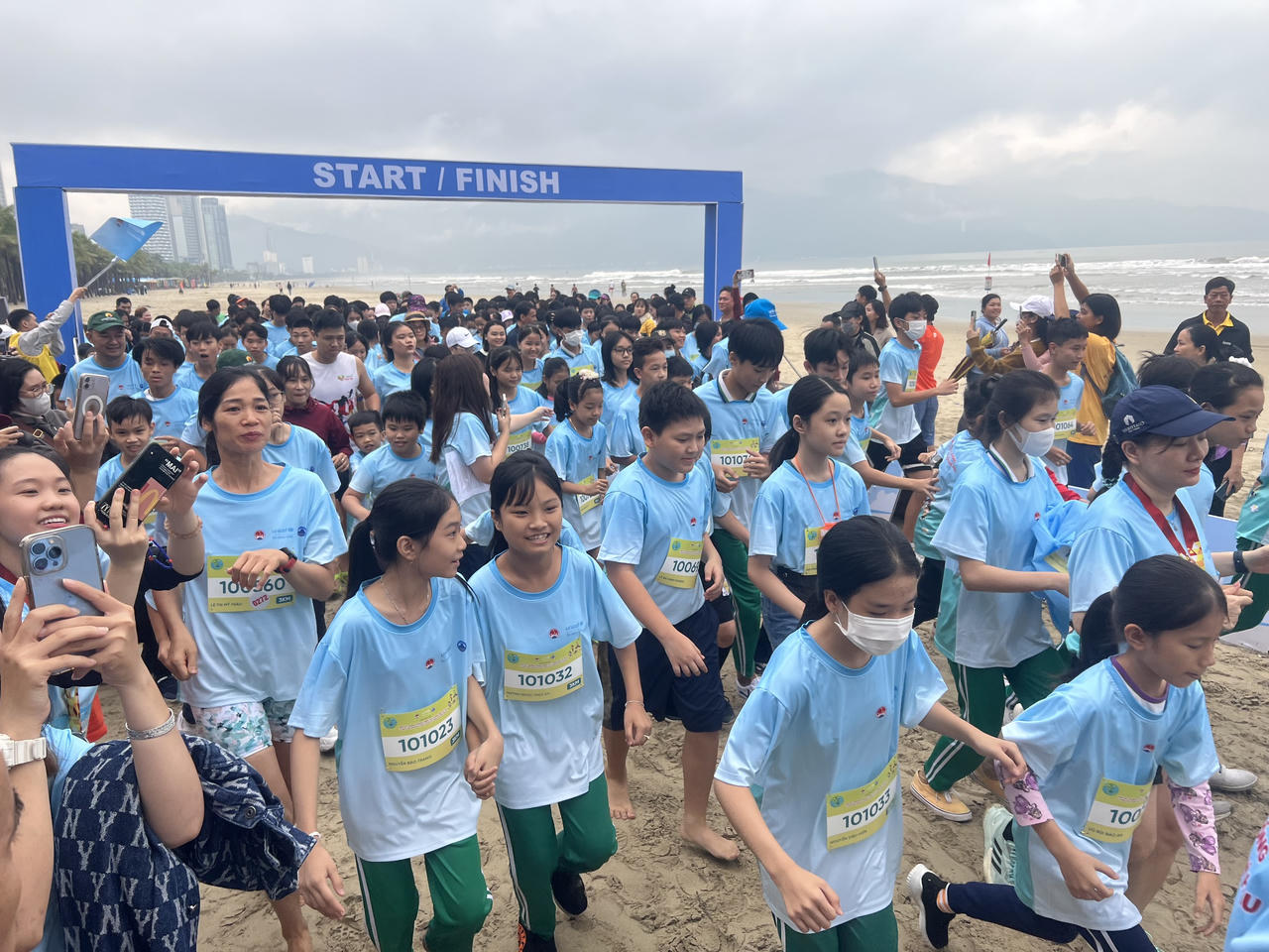 1.000 người chạy tiếp sức phòng, chống thiên tai và biến đổi khí hậu