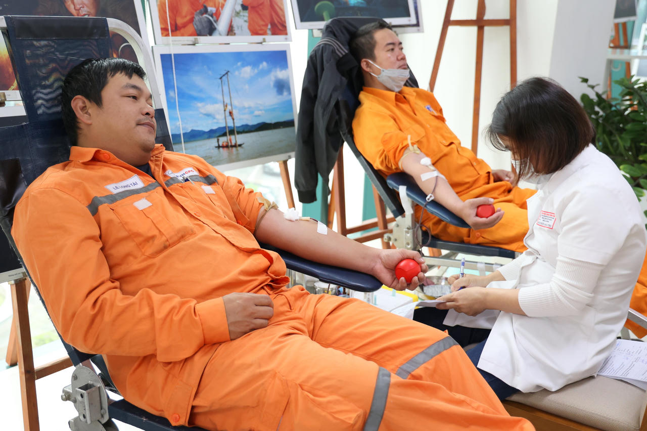 Tuần lễ hồng EVN lần thứ VIII tại miền Trung – Tây Nguyên: Hơn 2.300 đơn vị máu được hiến tặng