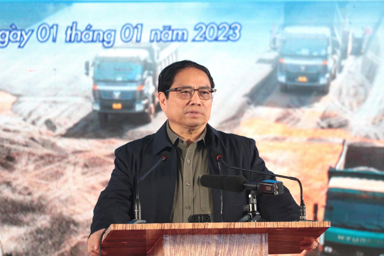 Đồng loạt khởi công 12 dự án thành phần cao tốc Bắc - Nam