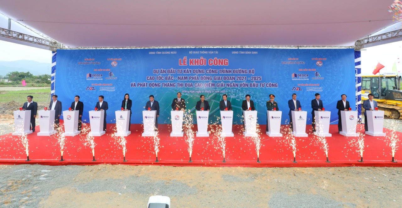 Đồng loạt khởi công 12 dự án thành phần cao tốc Bắc - Nam