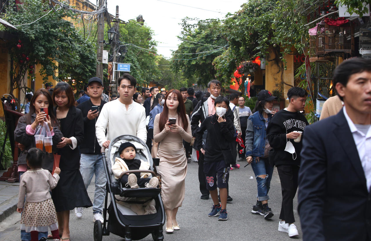 Du khách chen chân 'xông đất' Hội An dịp Tết dương lịch 2023