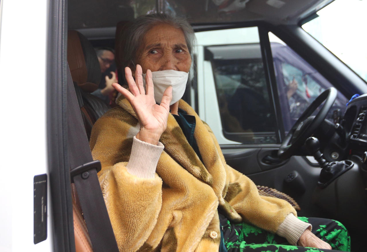 Ấm lòng những chuyến xe 0 đồng đưa bệnh nhân về quê ăn Tết