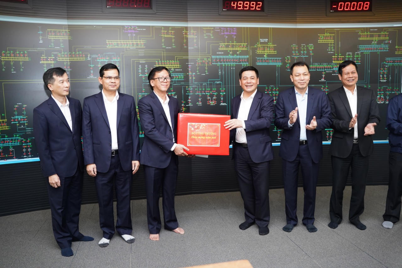 Đảm bảo điện an toàn liên tục cho miền Trung vui Xuân, đón Tết