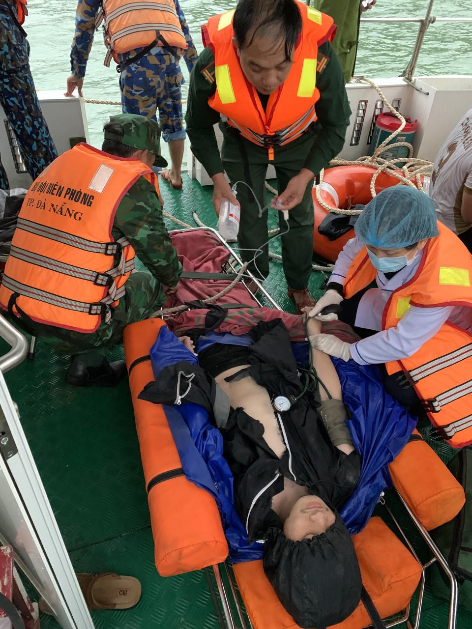 Cứu nam thanh niên bị rơi xuống vực sâu khi đi phượt trên đèo Hải Vân 