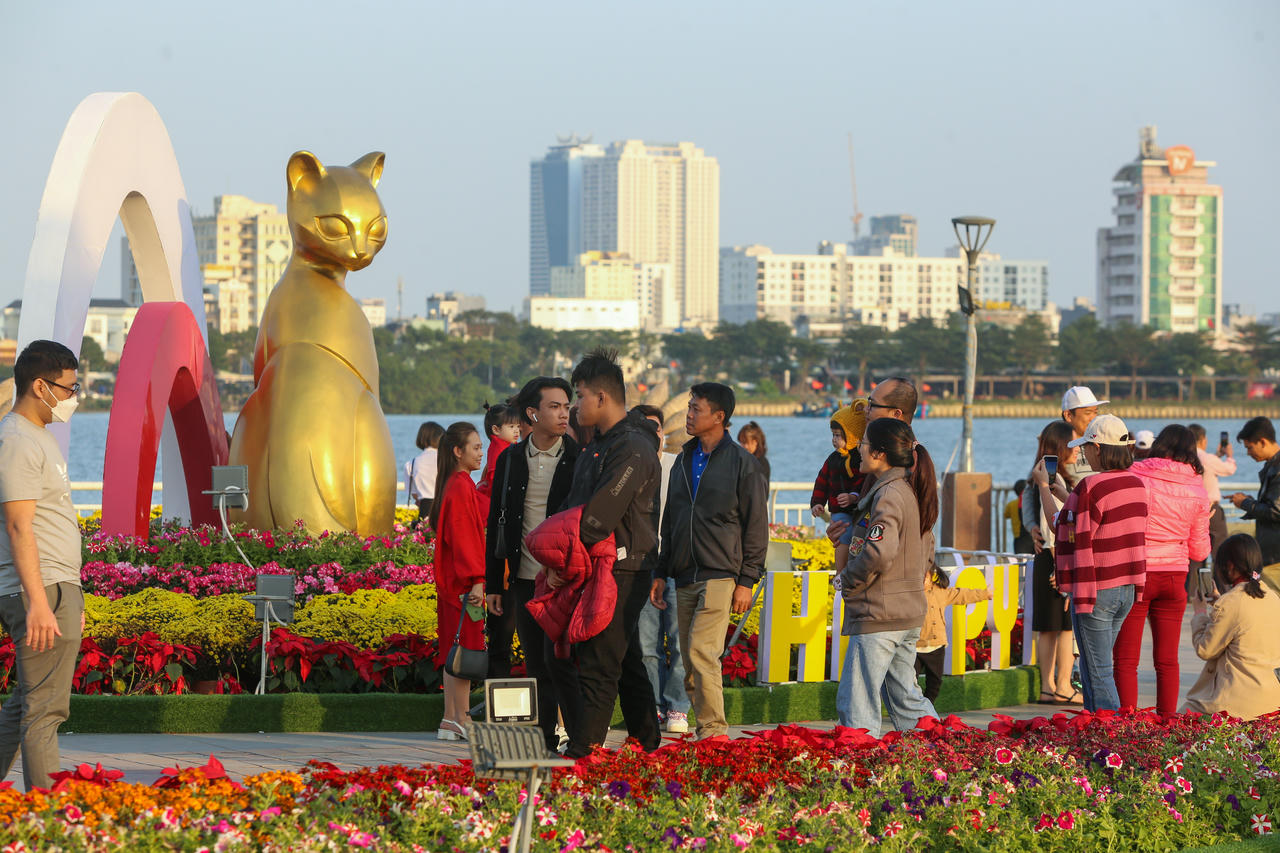 Đường hoa Tết Đà Nẵng mở cửa thêm 10 ngày để phục vụ du lịch