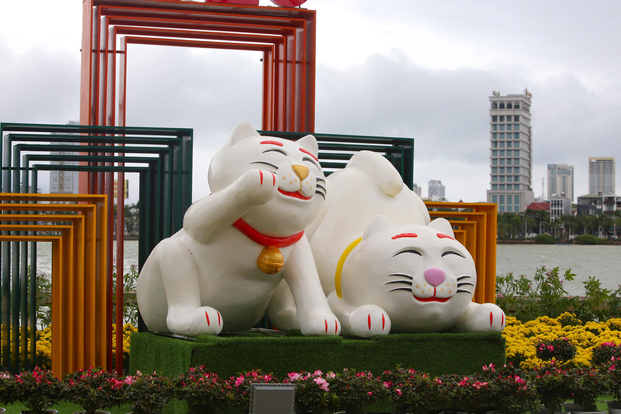 Đà Nẵng tặng lại dàn linh vật mèo tại đường hoa xuân cho các trường mầm non