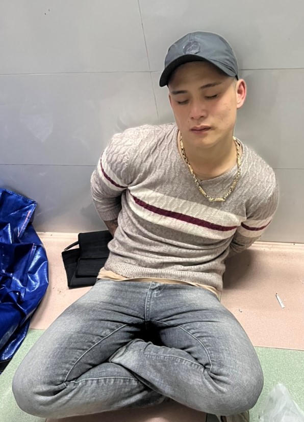 Bắt nam thanh niên vận chuyển 16.000 viên hồng phiến