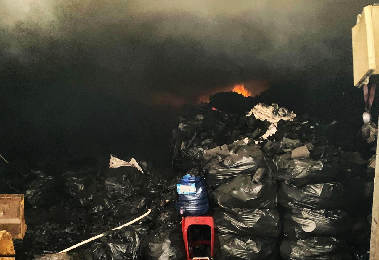 Cháy lớn tại kho than củi 200 tấn ở Quảng Ngãi