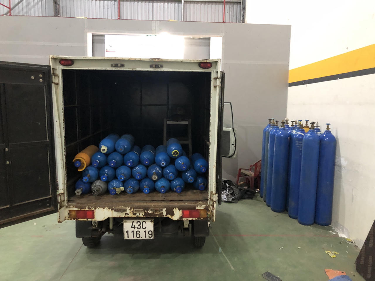 Công an Đà Nẵng ra quân xử lý vi phạm liên quan shisha, bóng cười