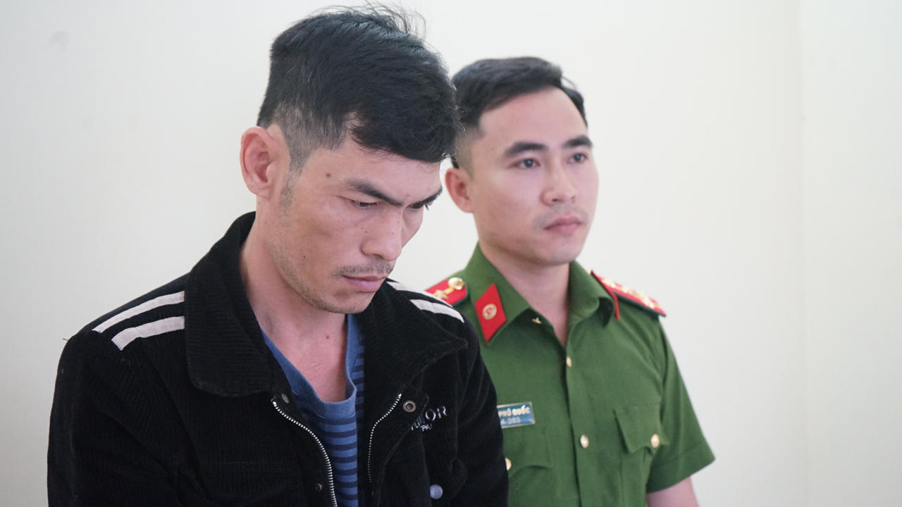 Được nhờ đứng tên đất, mang đi bán cho người khác lấy 1,9 tỷ đồng