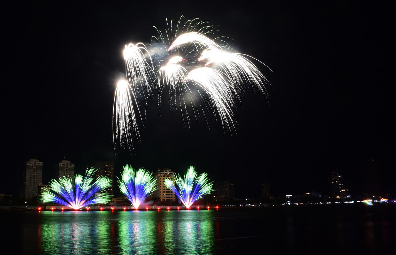 Mãn nhãn đêm khai mạc DIFF của đương kim vô địch Phần Lan và đội Việt Nam