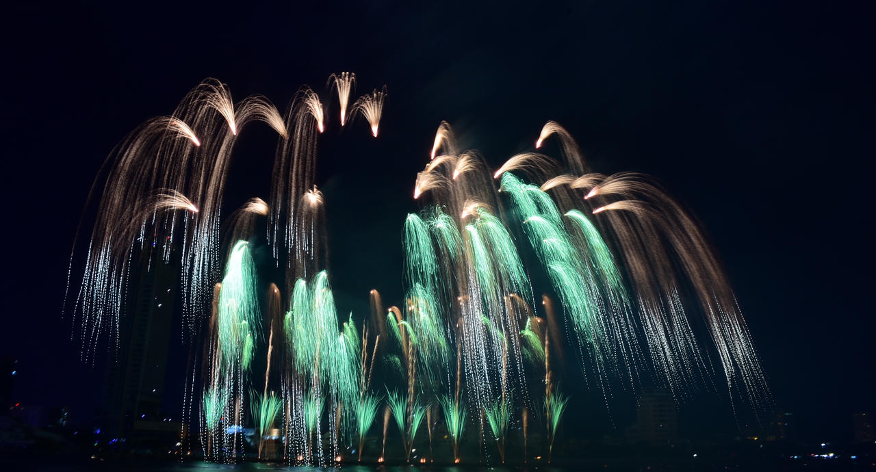 Mãn nhãn đêm khai mạc DIFF của đương kim vô địch Phần Lan và đội Việt Nam