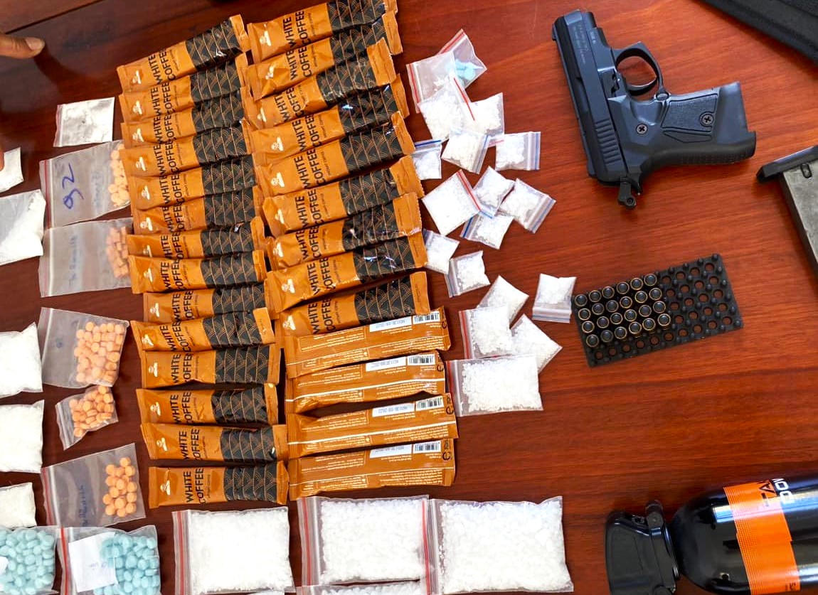 Bắt đối tượng tàng trữ gần 2 kg ma túy 