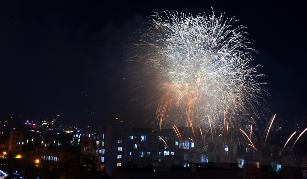 Hai cựu vương Úc và Ý thắp sáng sông Hàn trong đêm Chinh phục những ước mơ