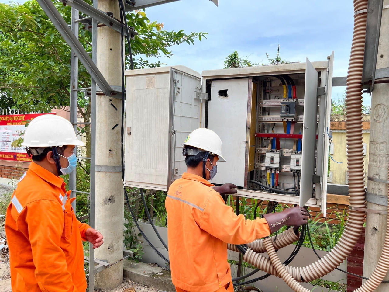 Đảm bảo điện phục vụ thi tốt nghiệp THPT và tuyển sinh đại học khu vực miền Trung - Tây Nguyên