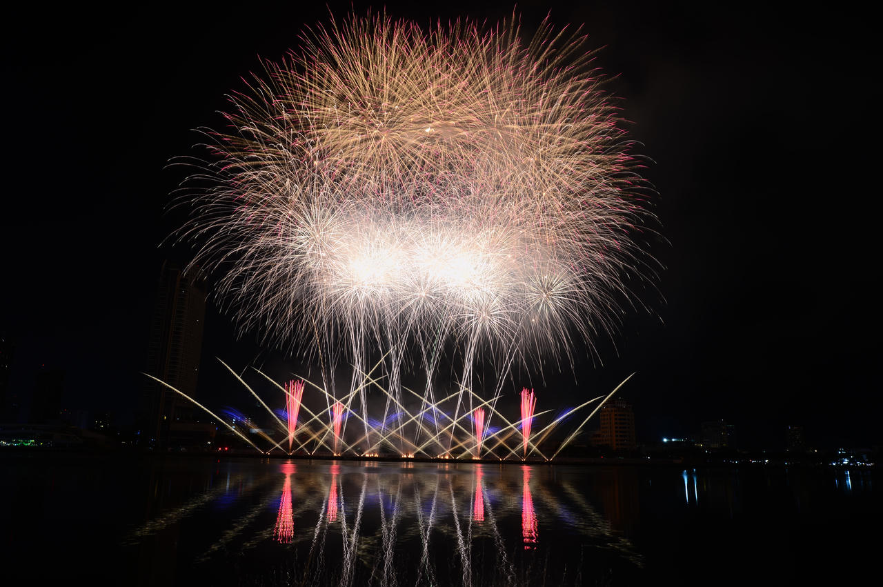 Anh và Ba Lan khắc họa vẻ đẹp thiên nhiên trên nền trời Đà Nẵng