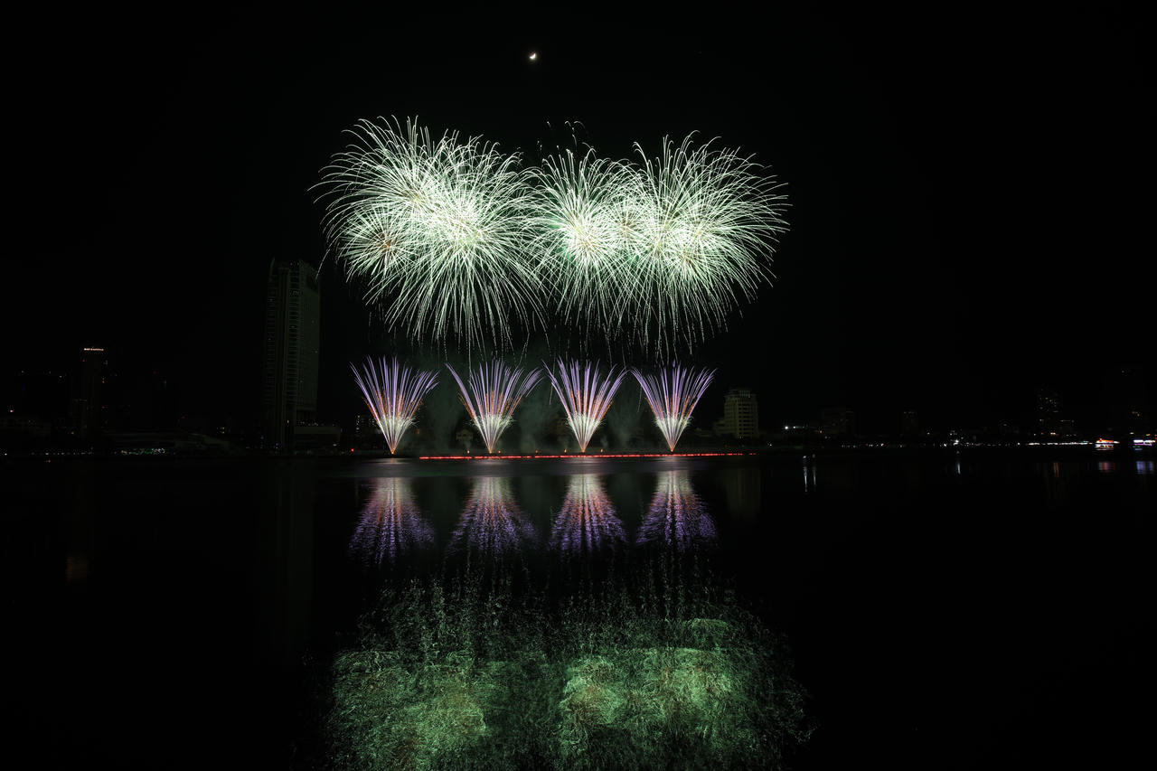 Anh và Ba Lan khắc họa vẻ đẹp thiên nhiên trên nền trời Đà Nẵng