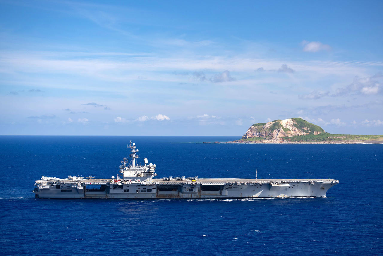 Nhóm tác chiến tàu sân bay USS Ronald Reagan thăm Việt Nam