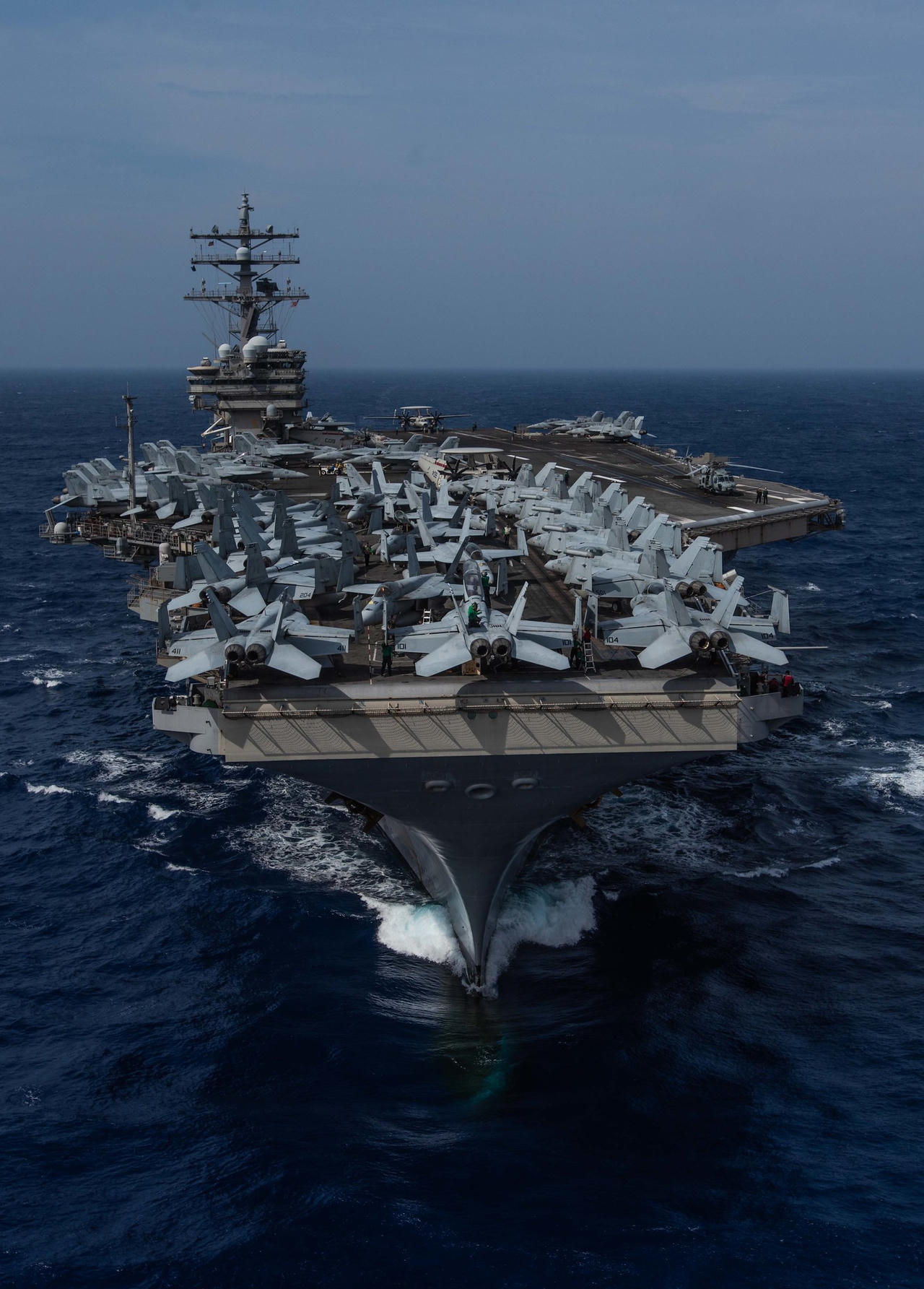 Nhóm tác chiến tàu sân bay USS Ronald Reagan thăm Việt Nam