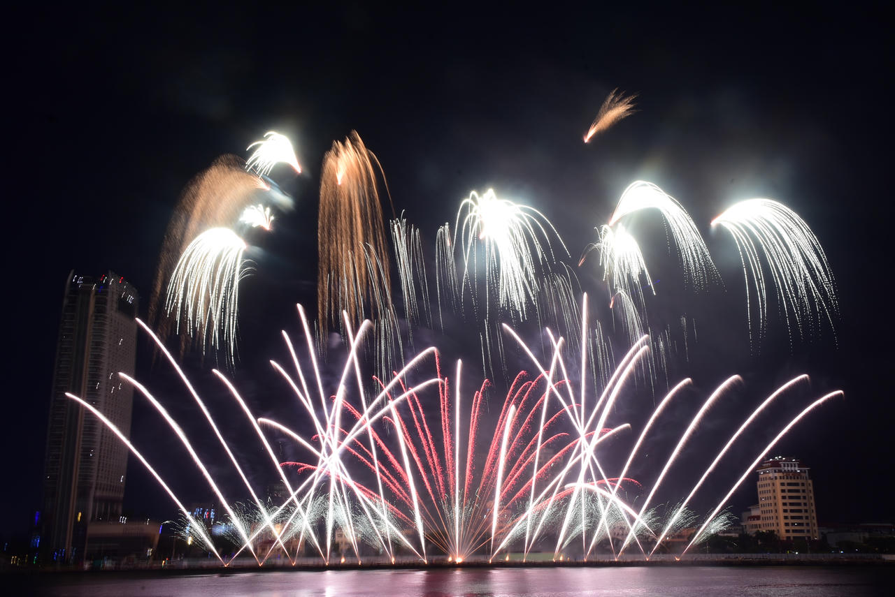 Mãn nhãn đêm chung kết Lễ hội pháo hoa Quốc tế Đà Nẵng 2023