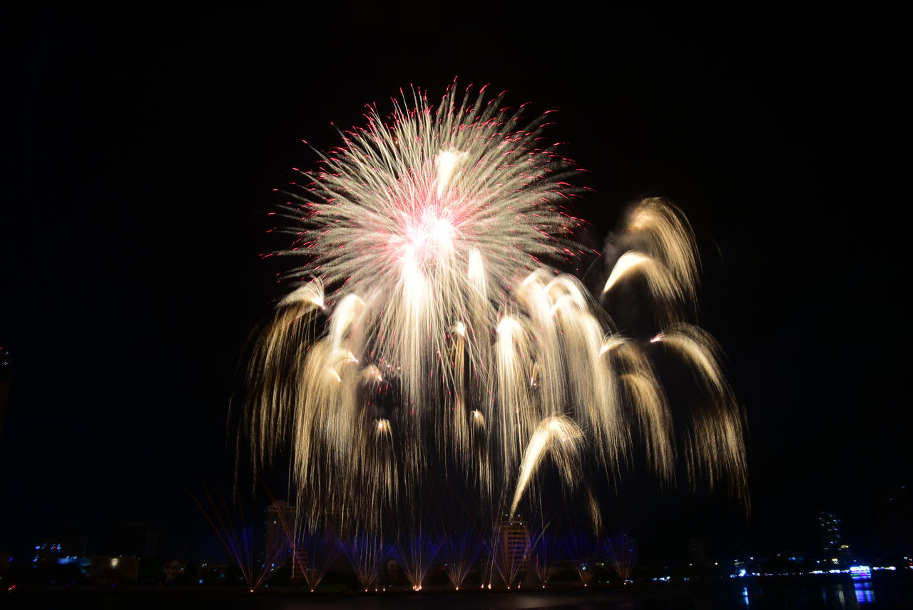 Mãn nhãn đêm chung kết Lễ hội pháo hoa Quốc tế Đà Nẵng 2023