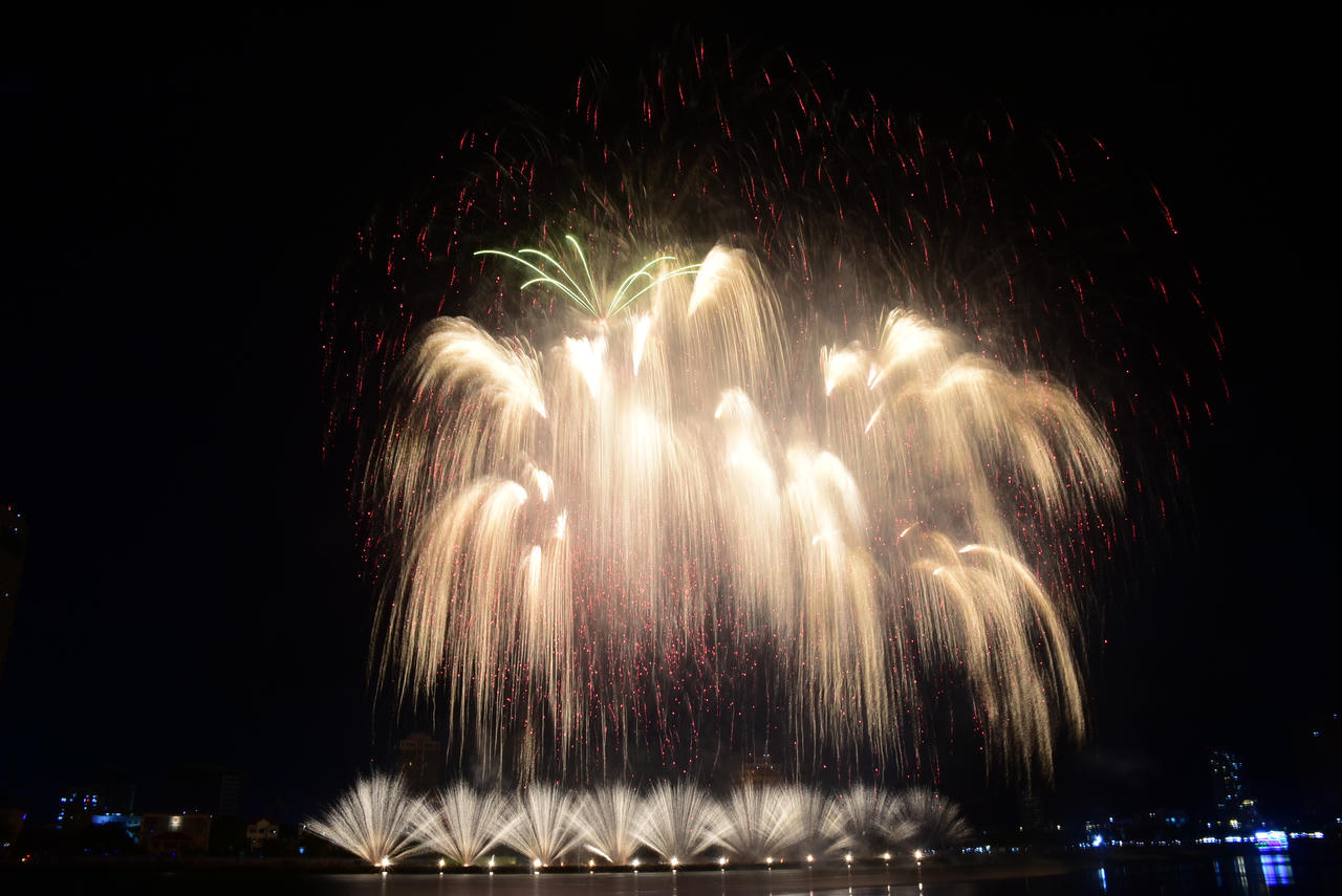 Mãn nhãn đêm chung kết Lễ hội pháo hoa Quốc tế Đà Nẵng 2023